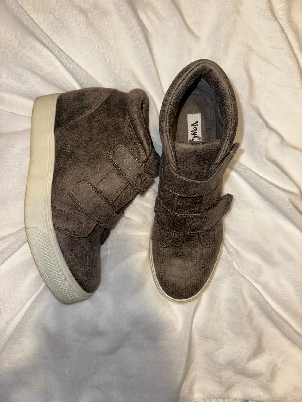 High-Top Sneakers in grey